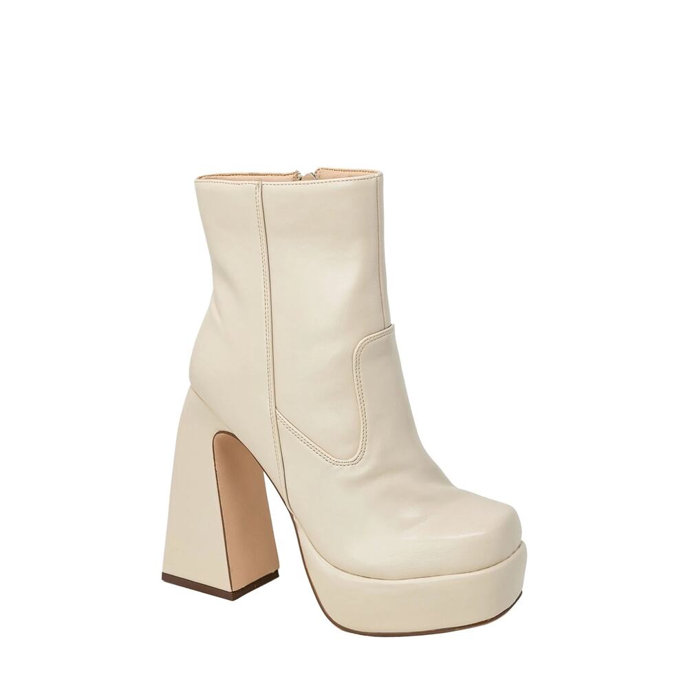 New Chase and Chloe Rayla Platform Boot in Nude Faux Leather Women's Size 11